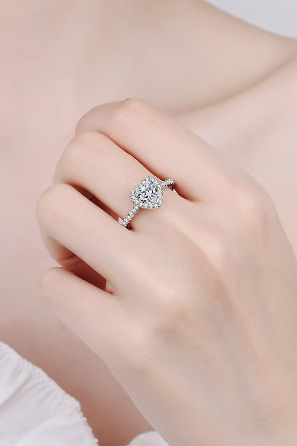 1 Carat Moissanite Heart - Shaped Ring - Zen Allure Beauty®️